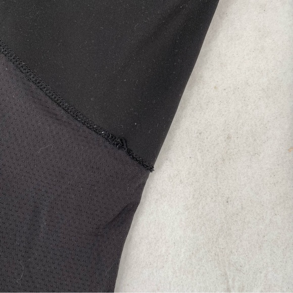 PATAGONIA Women’s Black Raw hem Leggings with mesh accents size: XS - Picture 4 of 12